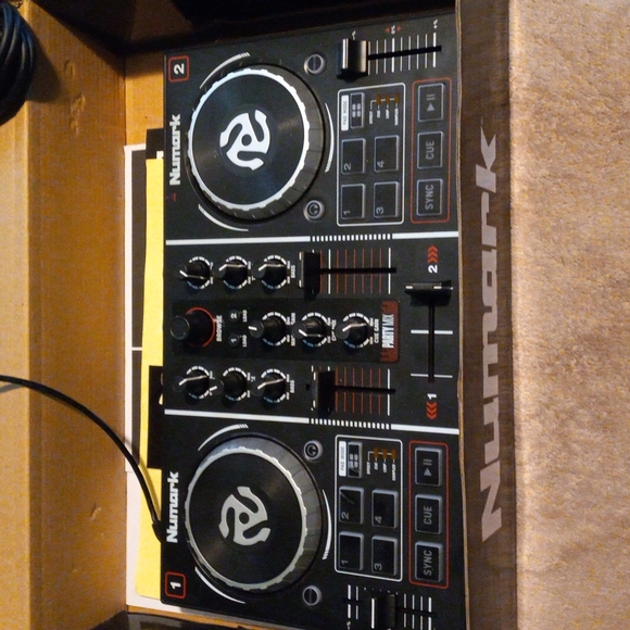 Numark DJ pad for computer - Picture 2 of 5